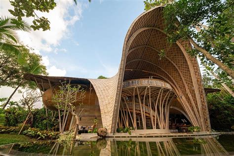 Bamboo Architecture: A Green Solution for Sustainable Design! Exploring Traditional Techniques and Modern Innovations